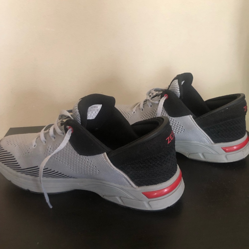 Men’s ZEBA shoes. Great condition!